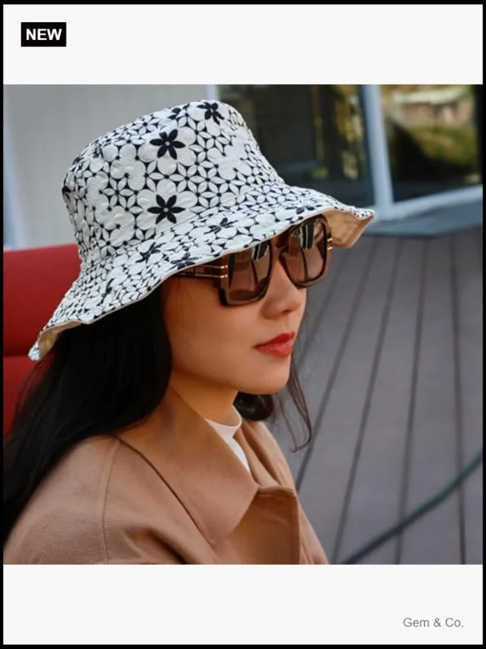 Wide Brim Bucket Hat with Floral Pattern - Lightweight Packable Pull-On